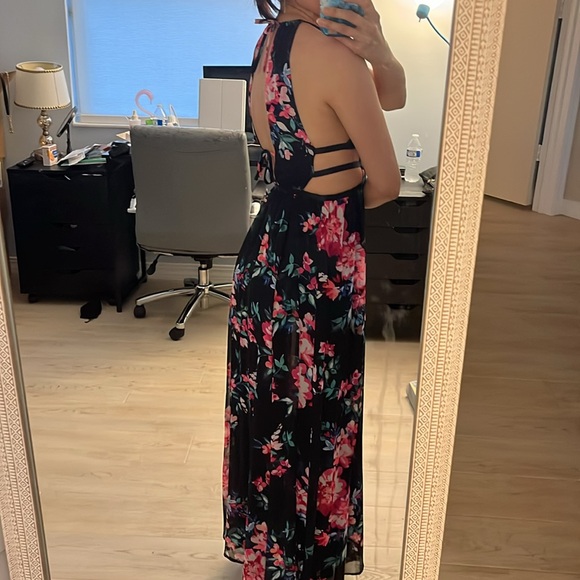 FLORAL PLUNGE STRAPPY SIDE CUT OUT MAXI DRESS - Picture 4 of 4